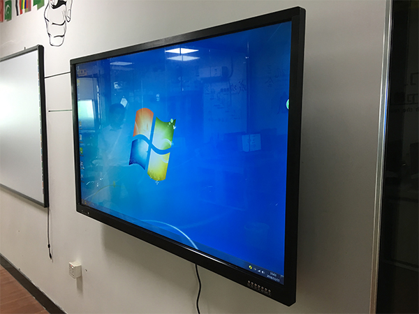 Interactive touch screen kiosk for teaching